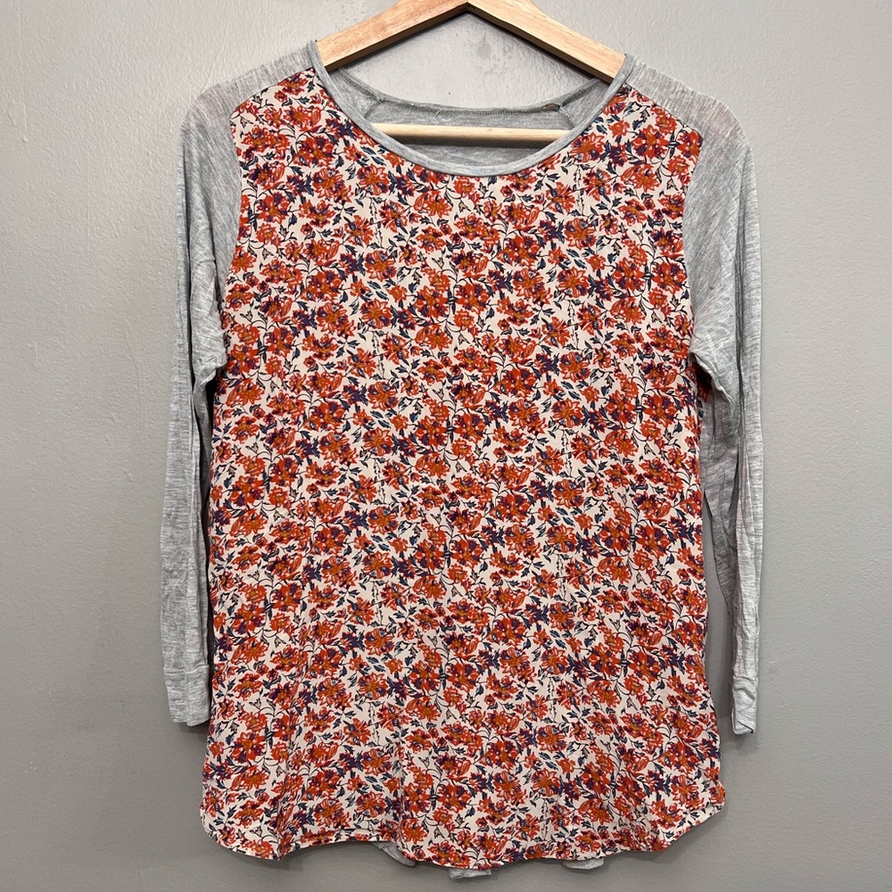 Unbranded Long Sleeve Silk Front Floral Pattern T-shirt Size Medium